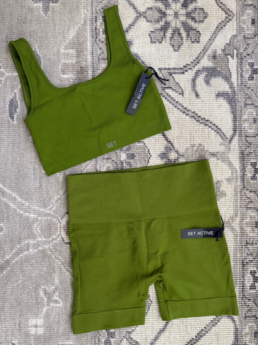 SET ACTIVE Sculptflex Sports Bra & Biker Shorts Set - Green | Size M